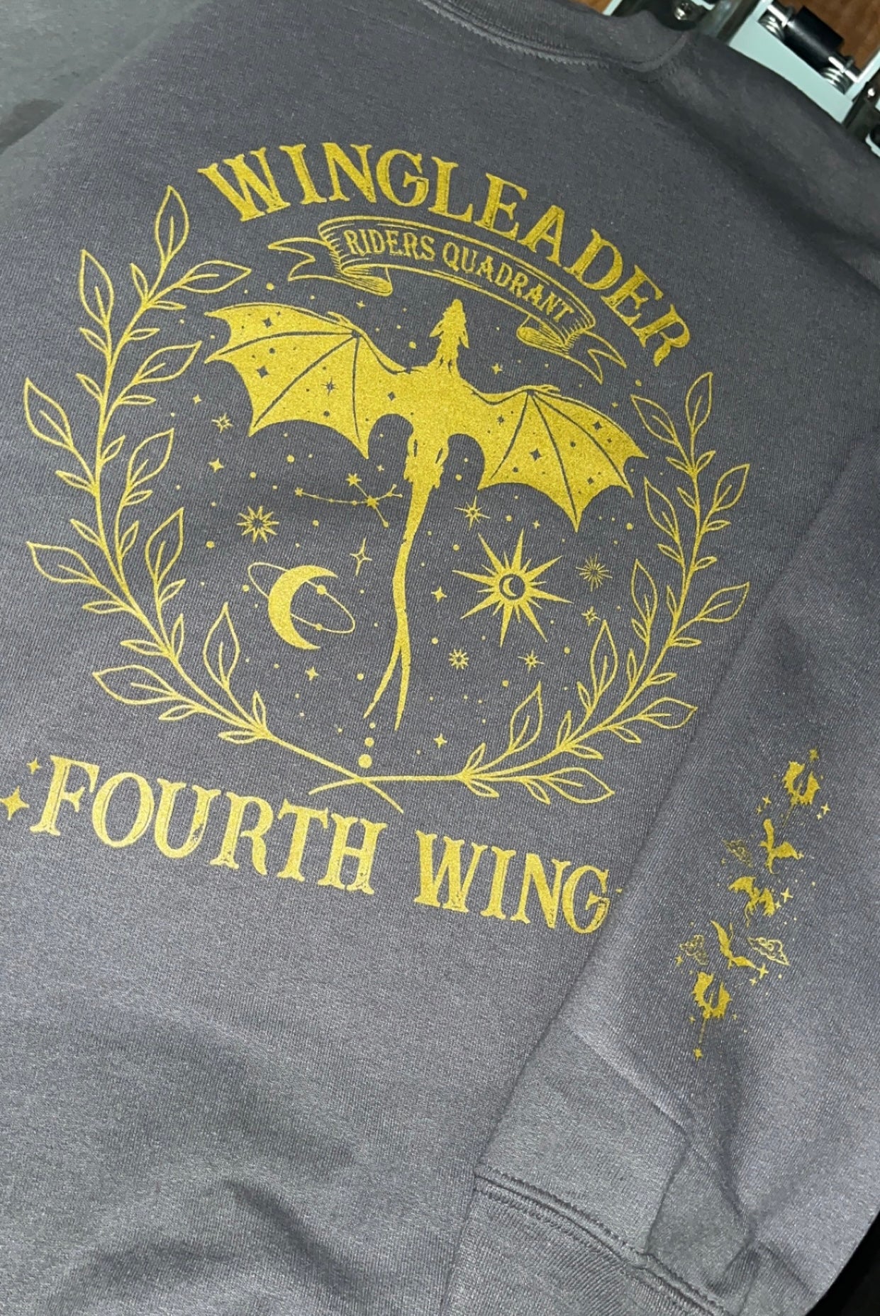 Crewneck-Fourth in Gold